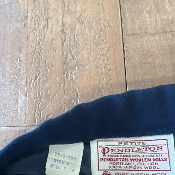 Pendleton 100% Wool Navy Skirt  Vintage 90s Size Petite 8 USA Made Academia Prep - Picture 4 of 9